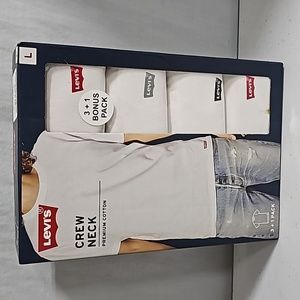 Brand new 4 pack Levi's crew neck white tees